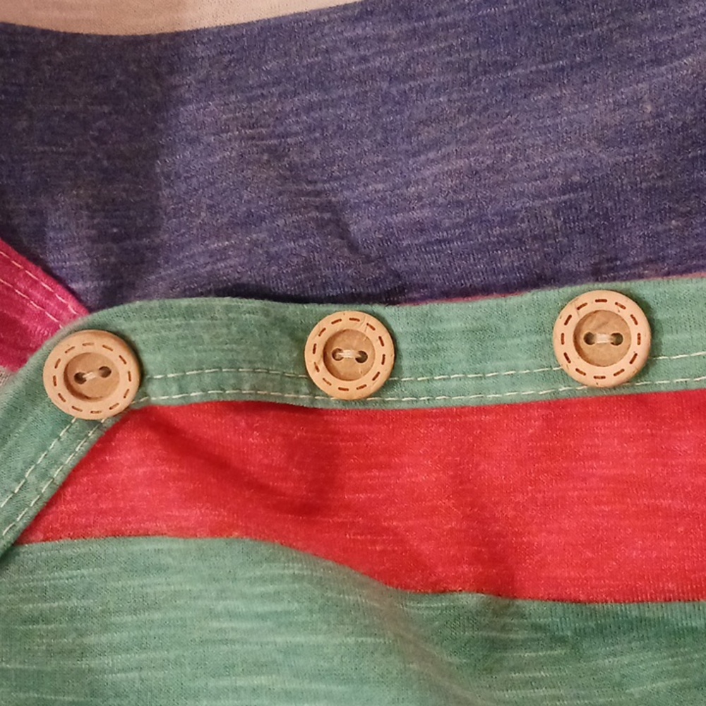 Hopely Color Block V Cut Tee. Size M - image 4